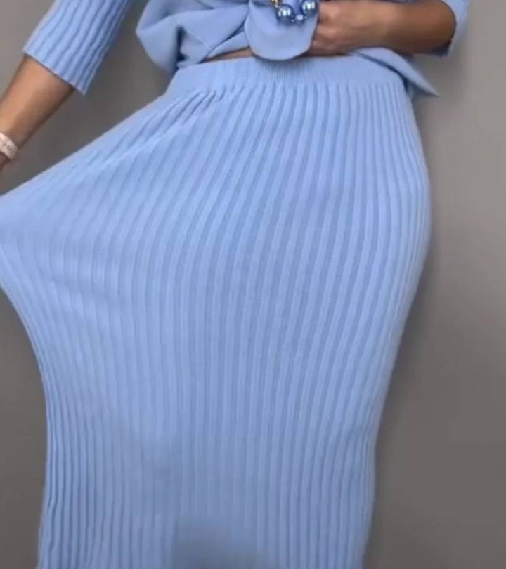 Caoilinn | Knitted set with a ribbed skirt