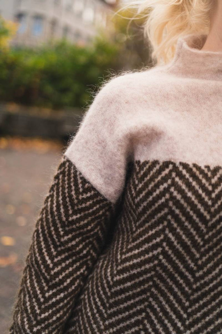 Gia™ - Luxe Cashmere Turtleneck